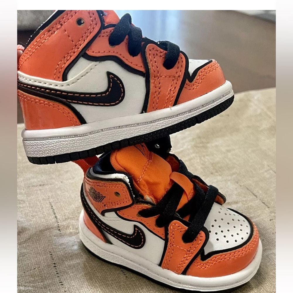 Nike Air Jordan 1 Mid SE TD Turf Orange Size 2c BQ6933 802